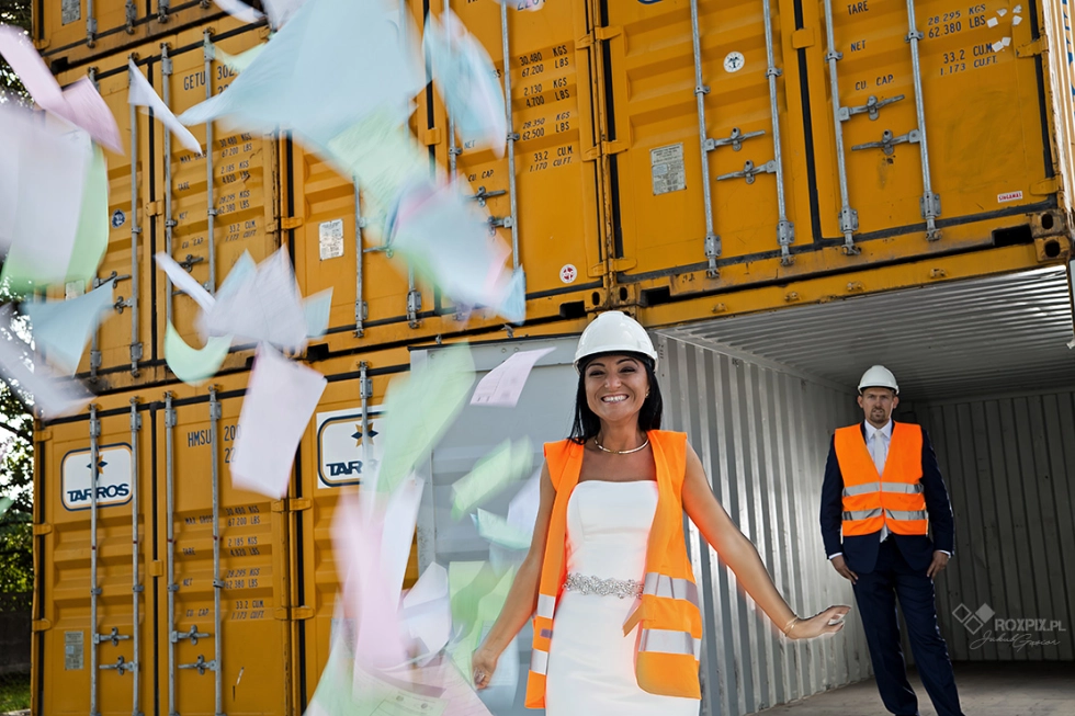 Plener Ślubny w Opuszczonych Wagonach Kolejowych