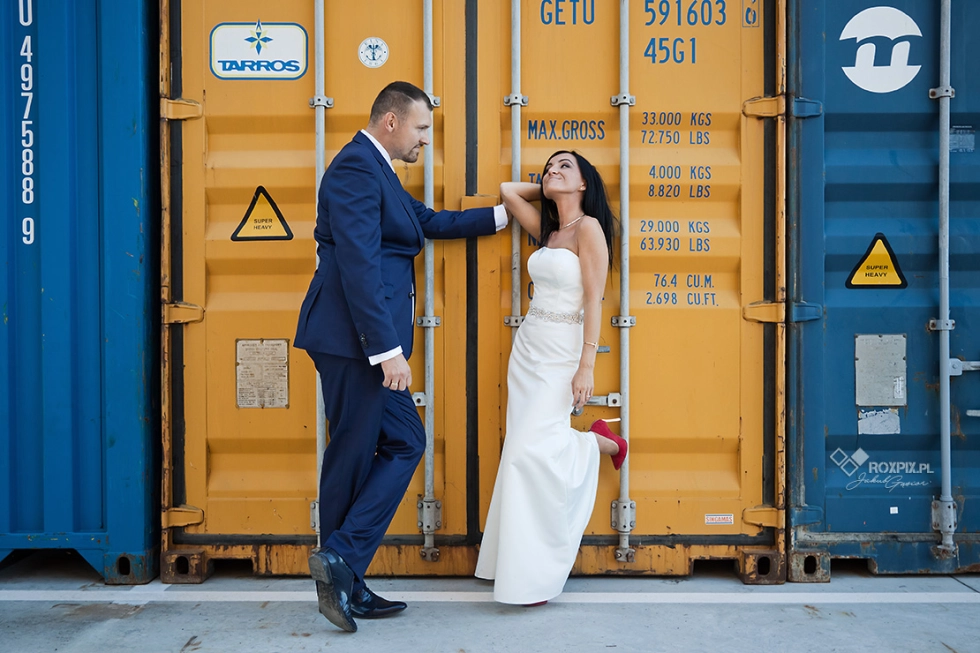 Plener Ślubny w Opuszczonych Wagonach Kolejowych