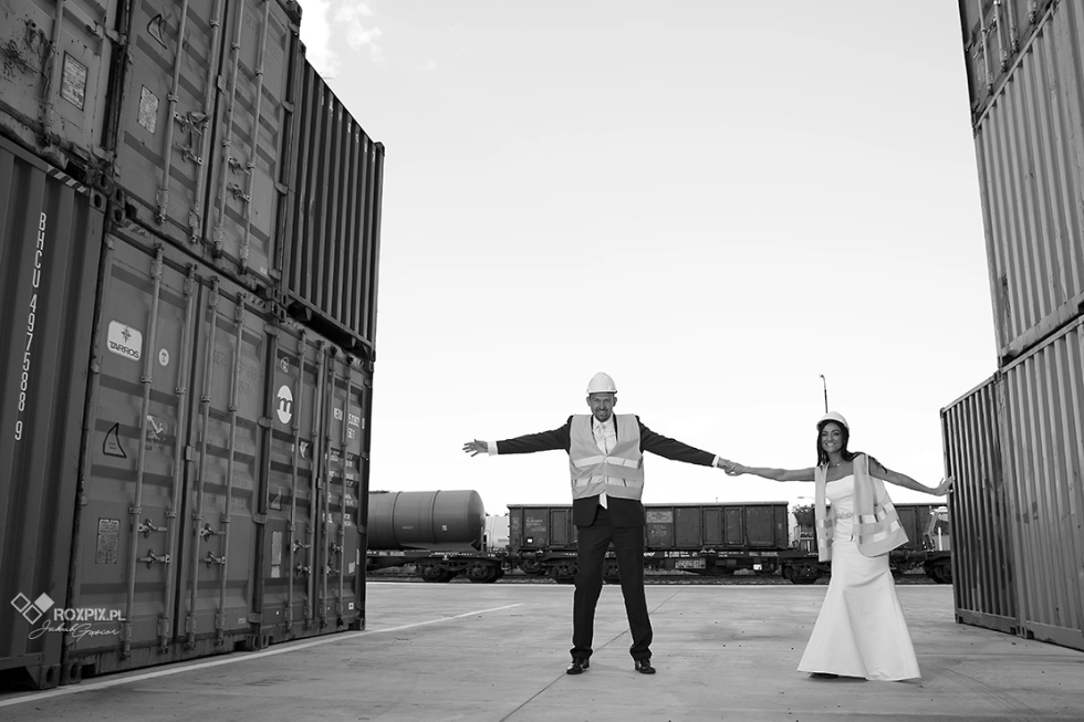 Plener Ślubny w Opuszczonych Wagonach Kolejowych