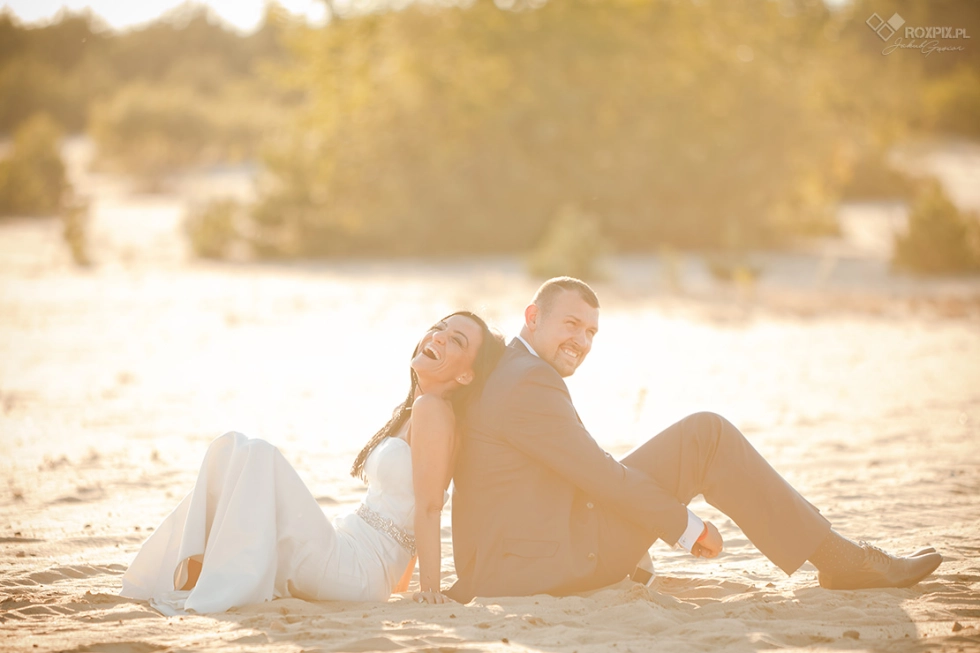 Plener Ślubny w Opuszczonych Wagonach Kolejowych